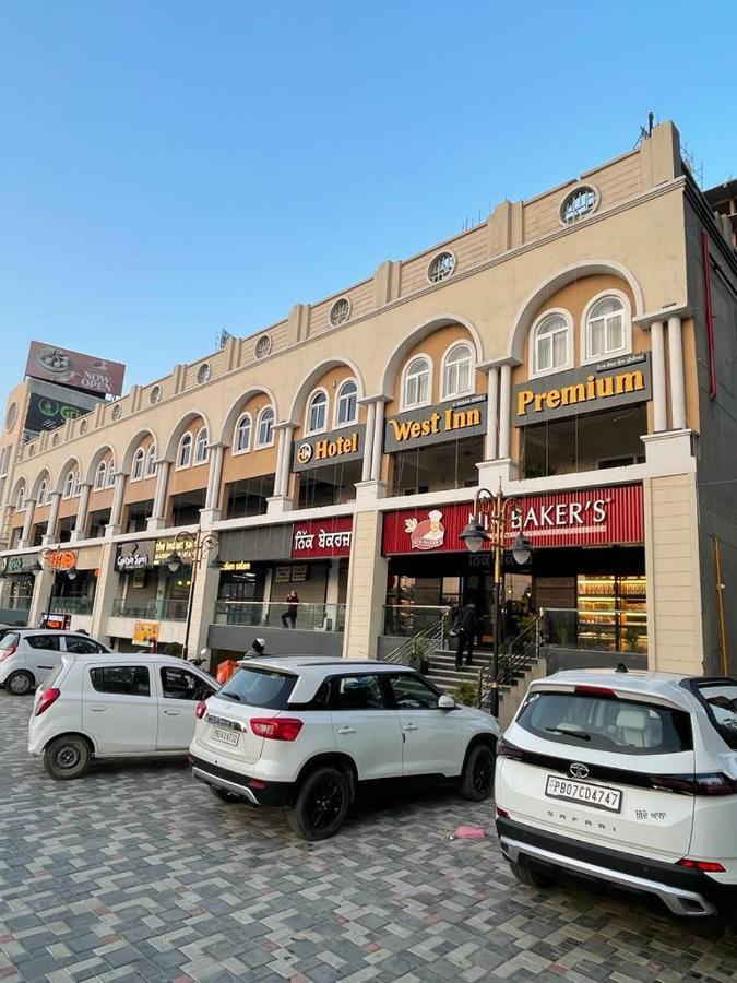 Hotel West Inn Premium Kharar 外观 照片