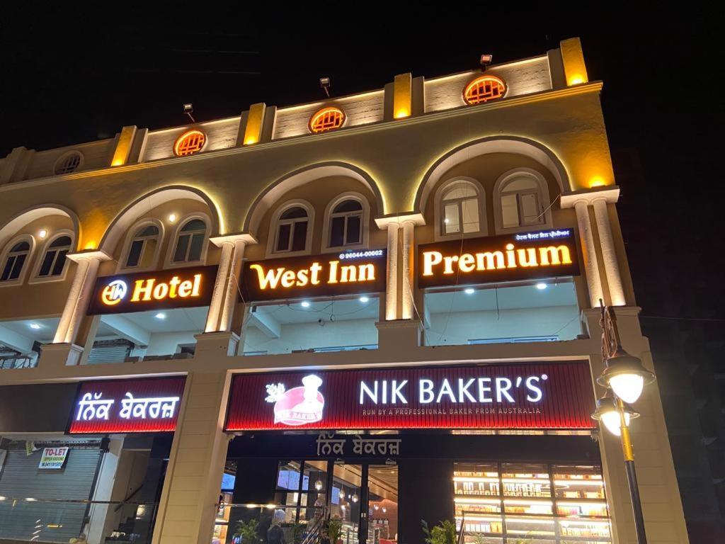 Hotel West Inn Premium Kharar 外观 照片