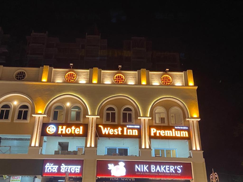 Hotel West Inn Premium Kharar 外观 照片